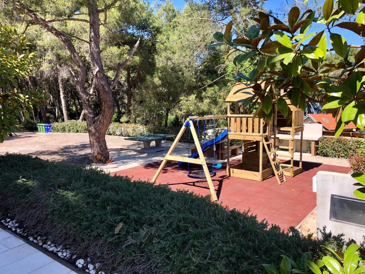 Apartments Beach House Villa Премантура Екстериор снимка